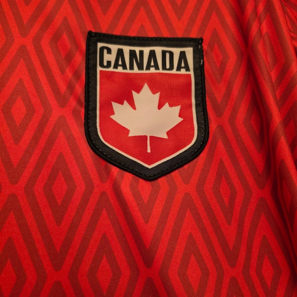Umbro Canada Soccer Jersey Geometric Diamond Print Football 2026 Red Size Large - Picture 2 of 10